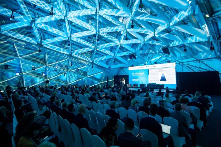 20240418_makronom_nyitokep