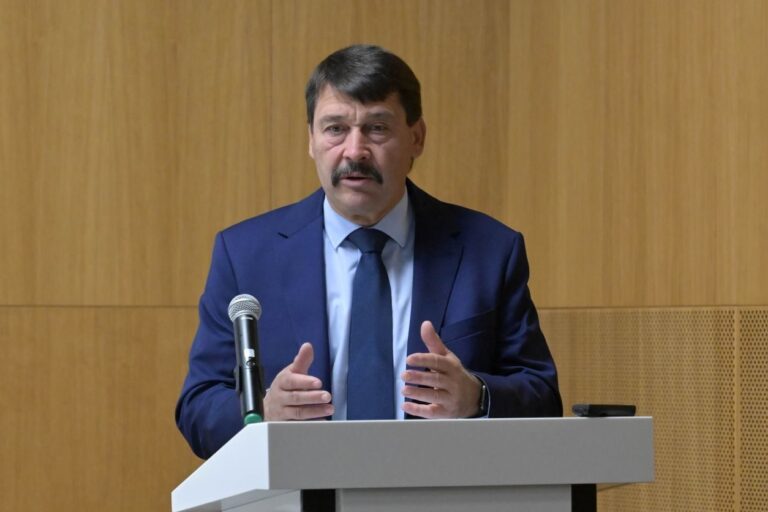 20251003_paks50_01_bruzáknoémi